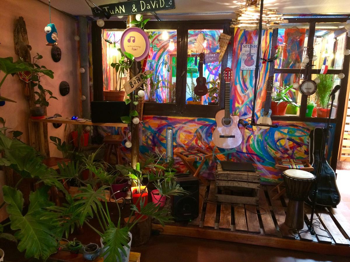 La Puerta Verde Hostel & Bar ウマウアカ エクステリア 写真