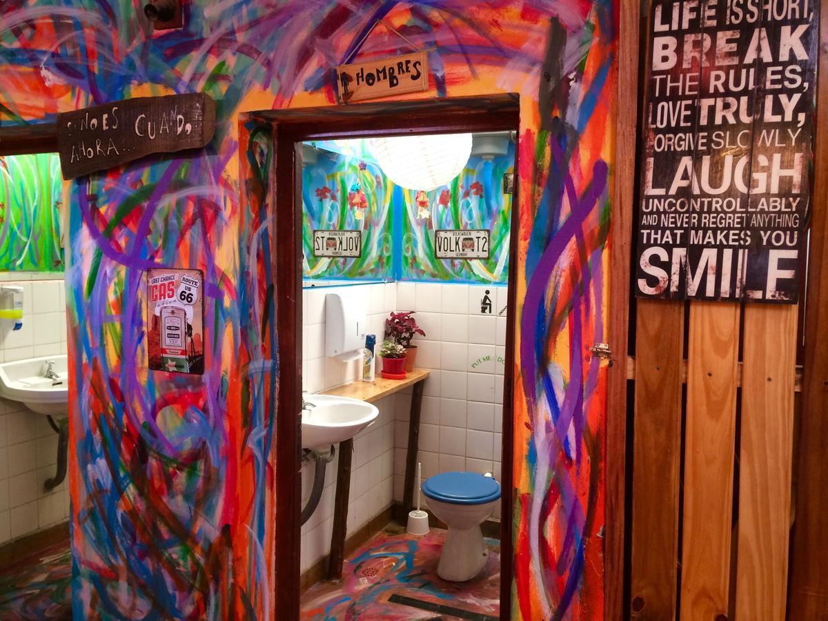 La Puerta Verde Hostel & Bar ウマウアカ エクステリア 写真