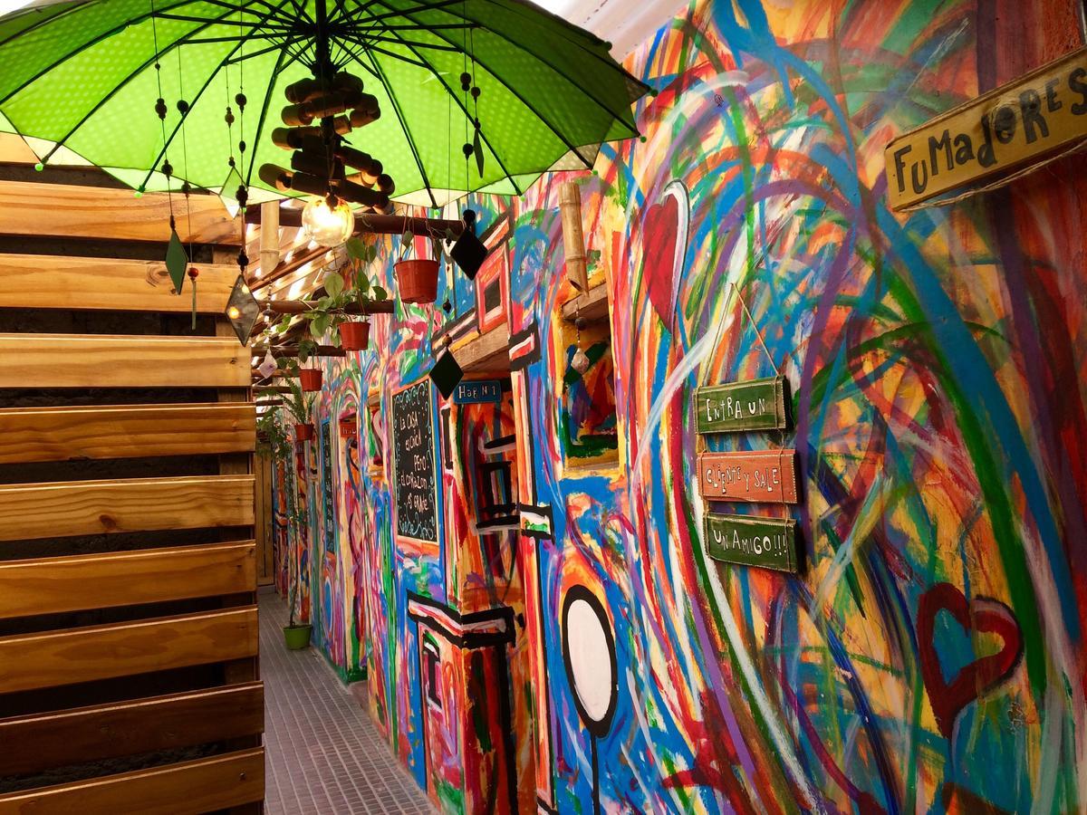 La Puerta Verde Hostel & Bar ウマウアカ エクステリア 写真